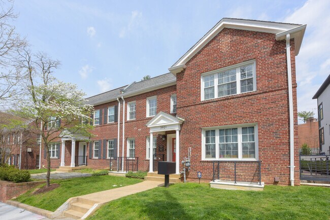 Foto del edificio - 3921 Fulton St NW