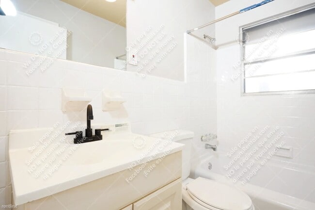 Building Photo - 3 br, 1 bath House - 1073 S Parkwood Dr
