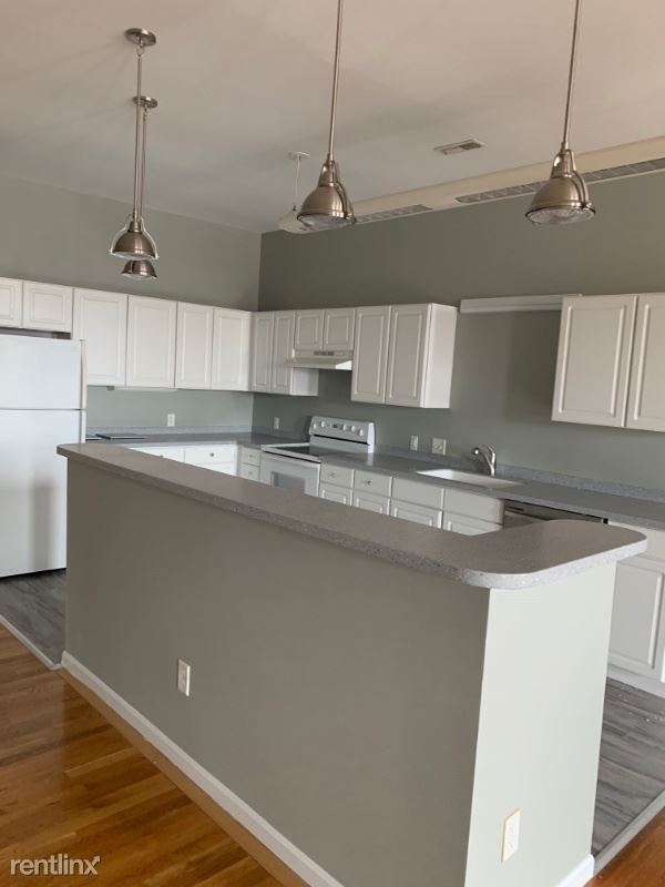 Building Photo - 1 br, 1 bath Apartment - 46 S 2nd St B Unit B