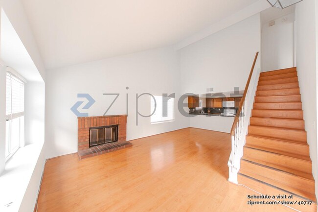 Building Photo - 2740 Gramercy Ave