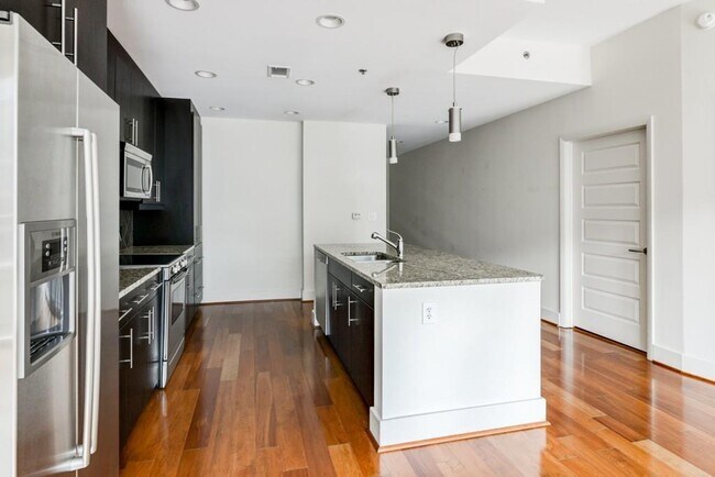 Building Photo - 1080 Peachtree St NE