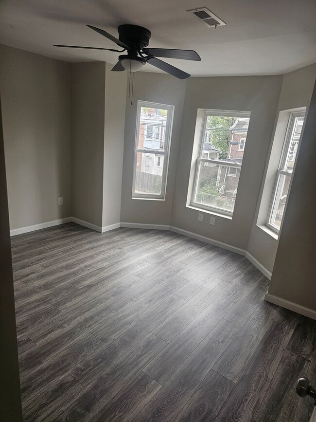 Building Photo - Beautifull renovated 2 bed 1.5 bath!