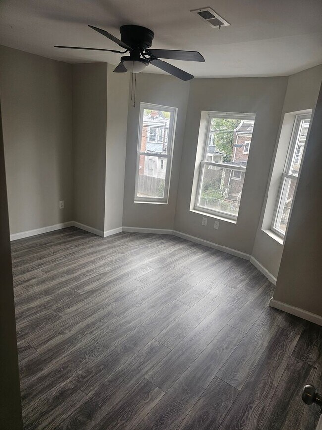 Foto del edificio - Beautifull renovated 2 bed 1.5 bath!