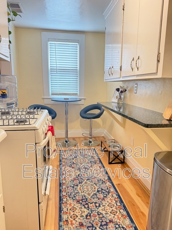 Building Photo - 3701 Colonial Ave