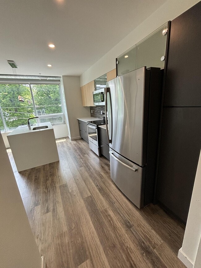 Building Photo - 5623-5623 Fenwick St