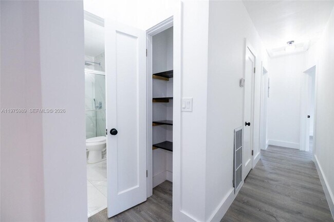 Foto del edificio - 3401 SW 17th St