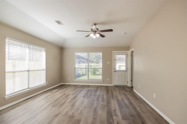 Building Photo - 24223 Silver Maple Dr
