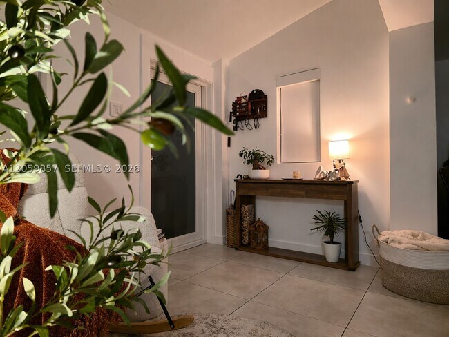 Foto del edificio - 1740 NE 181st St