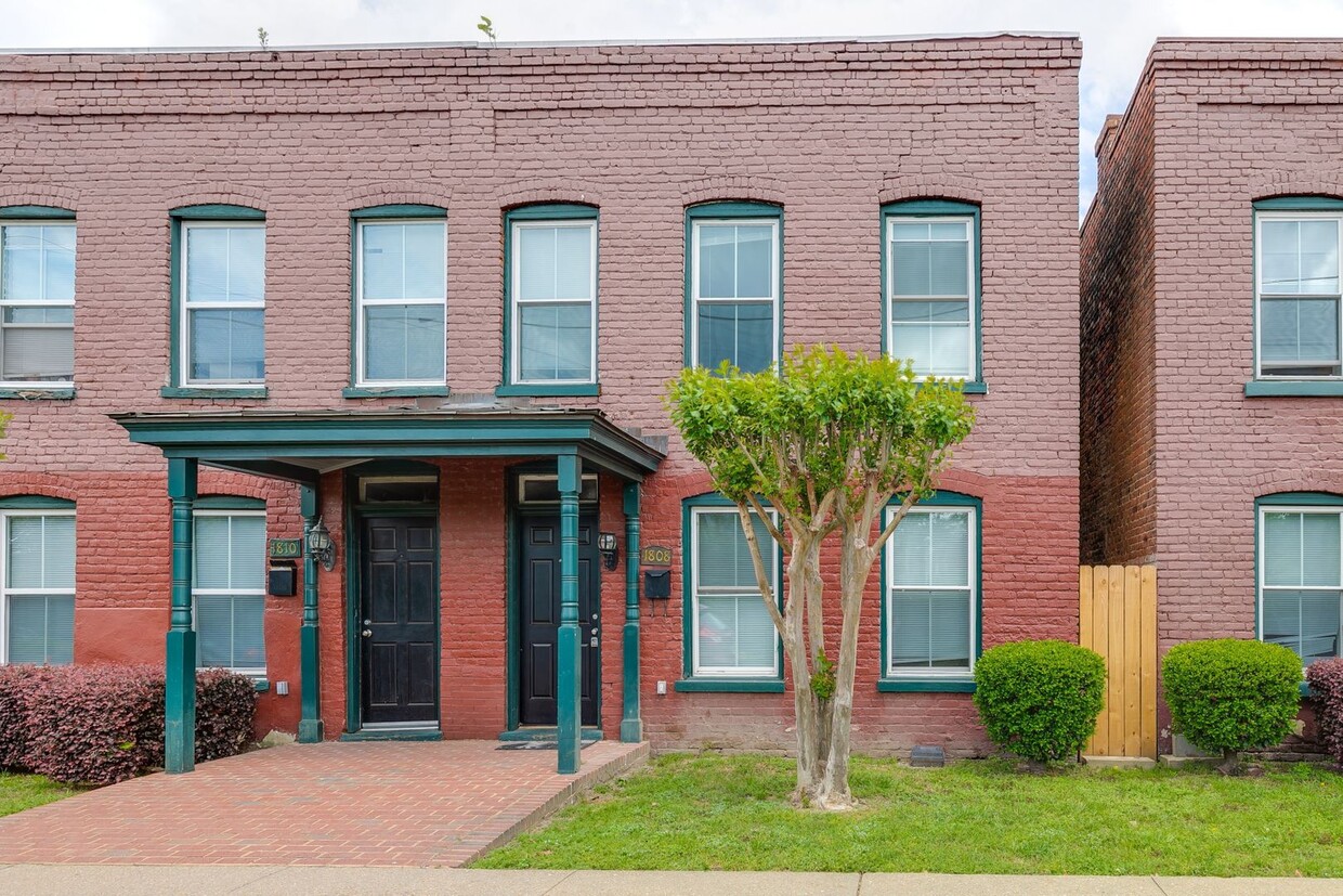 Primary Photo - Awesome Location, 3 Bedroom Row Home avail...