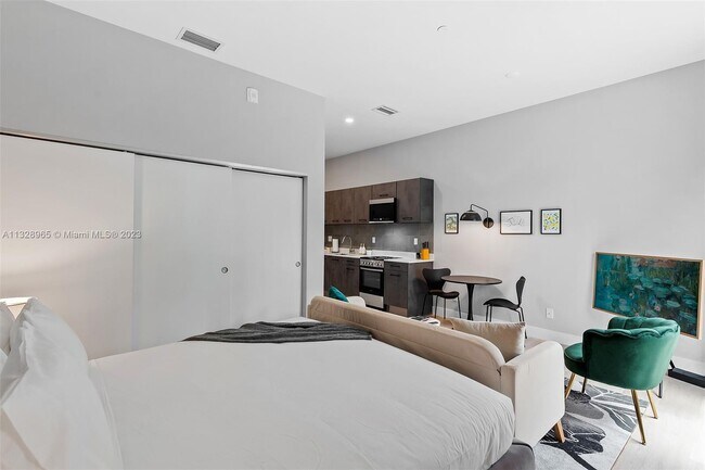 Foto del edificio - 637 NE 4th Ave