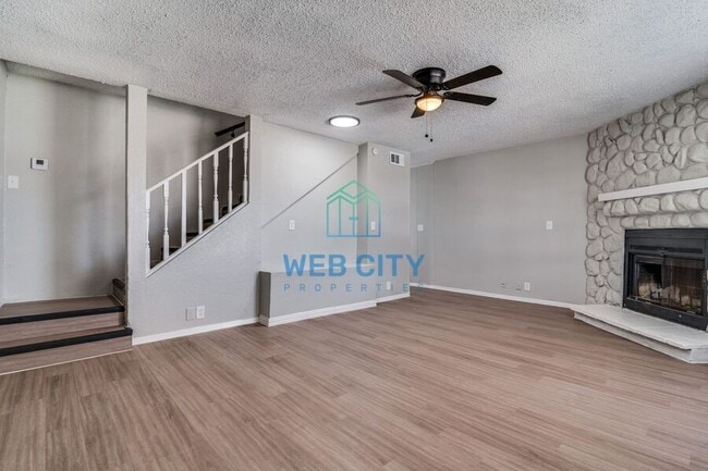 Photo - 204 Alexandria St House