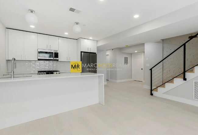 Foto del edificio - 228 Princeton St