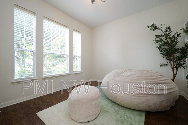 Foto del edificio - 1203 Lavender Shade Ct