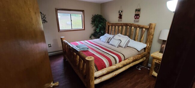 Master Bedroom/King - 5 Summit Vista Rd