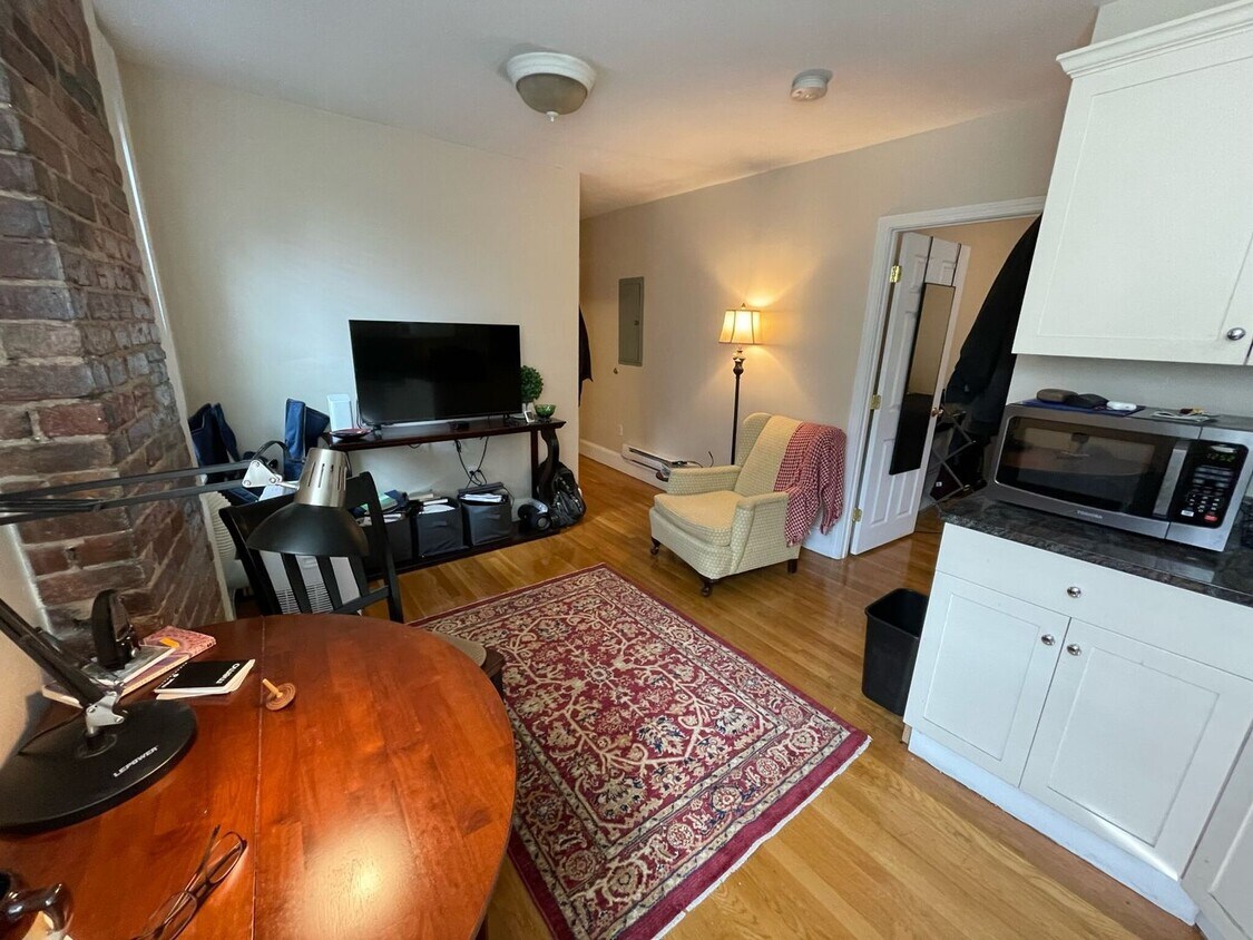 Primary Photo - VERY NICE ONE BED IN NORTH END!!