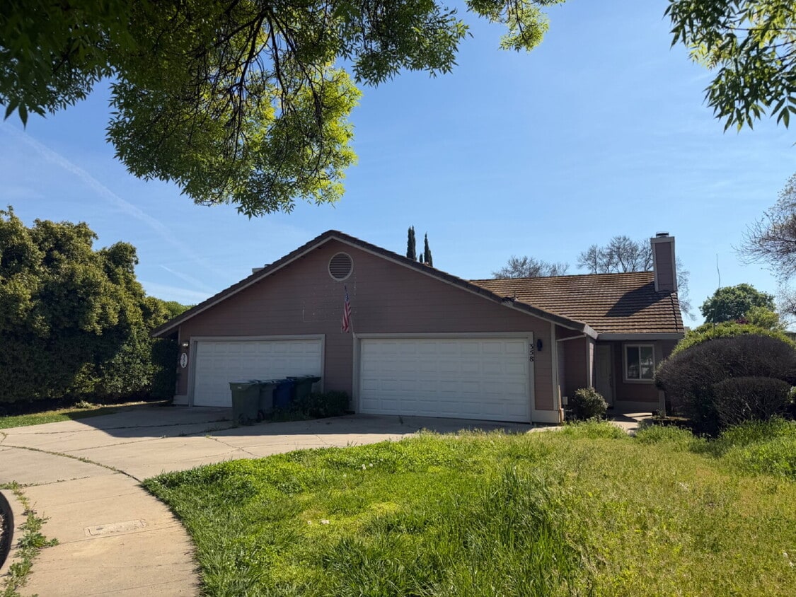 Charming 2-Bed, 2-Bath Haven in Merced! - Charming 2-Bed, 2-Bath Haven in Merced!