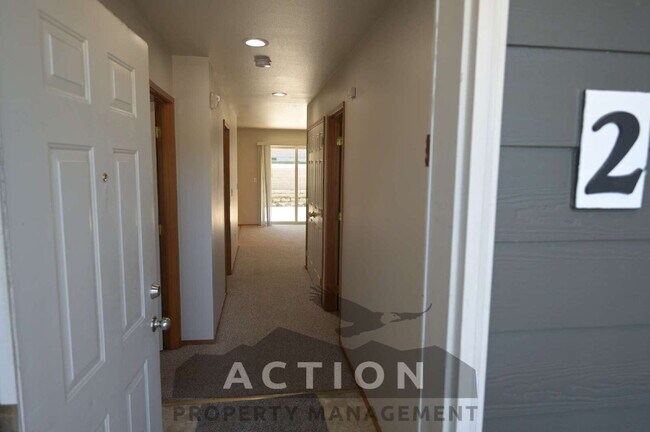 Foto del edificio - Super clean 2 bed 1 bath apartment in Port...