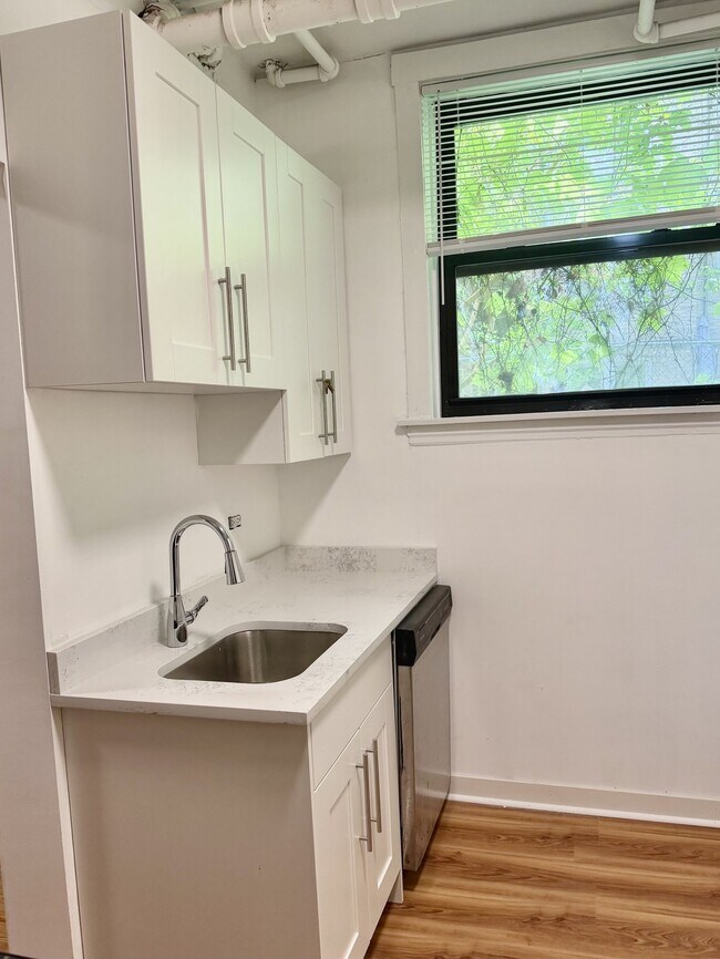 Foto del edificio - 1350 W Hood Ave