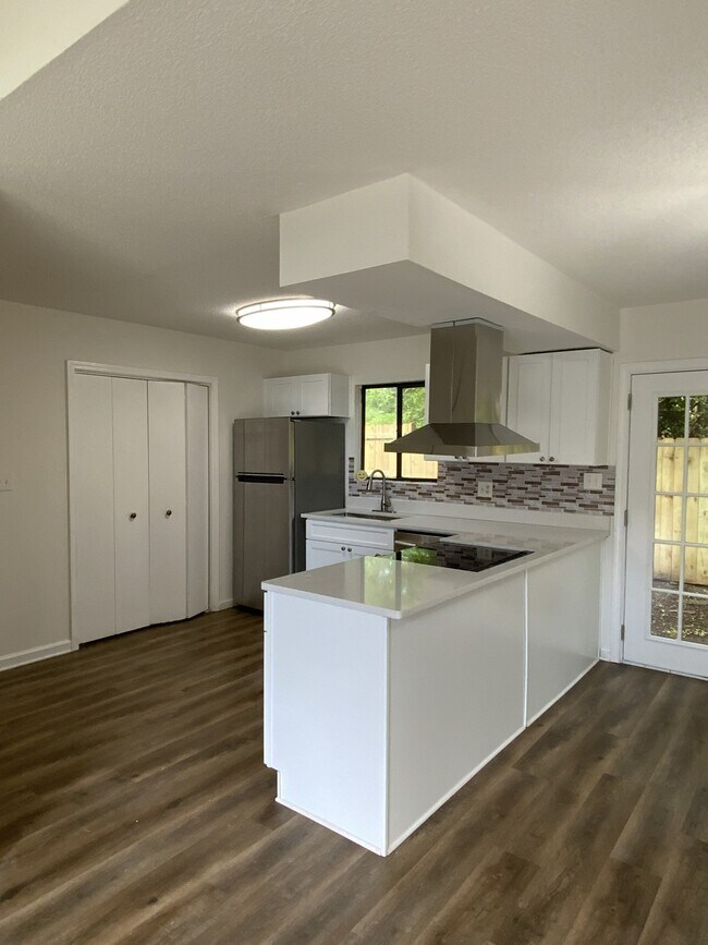 Foto del edificio - 3975 Darryl Ln