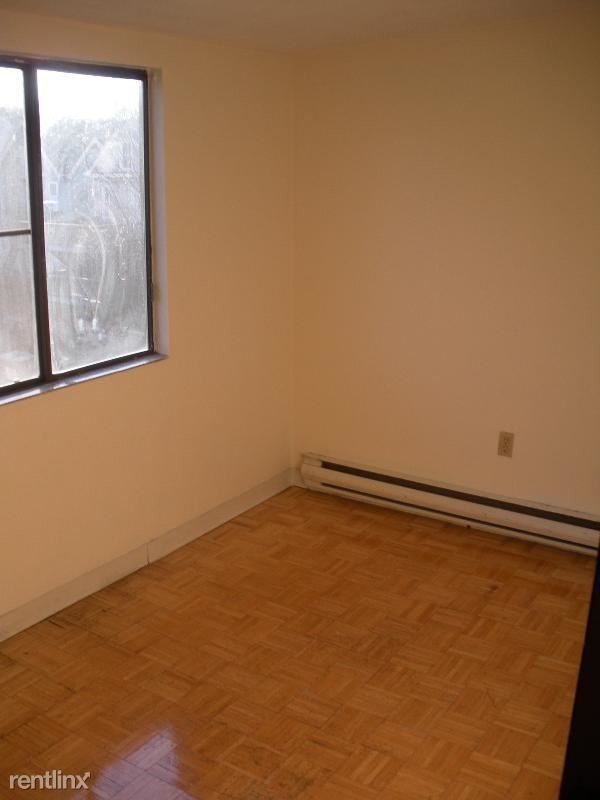 Foto del edificio - 1 br, 1 bath  - 198 School St