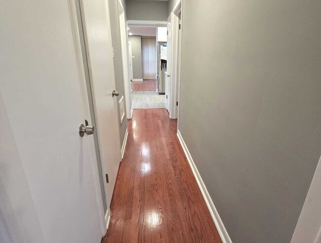 Foto del edificio - 8942 S Cornell Ave