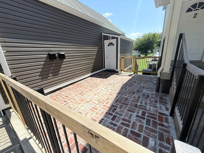 Building Photo - 1227 Vincennes St