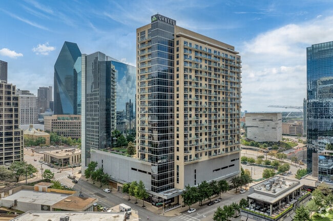 Building Photo - Gables Park 17