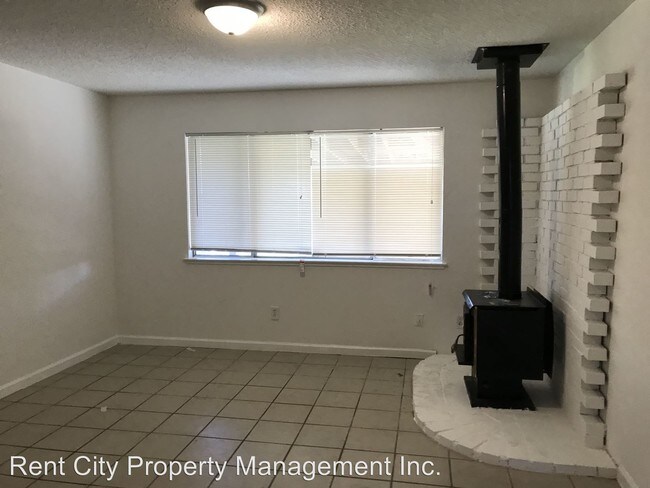 Building Photo - 8177 Valley Green Dr