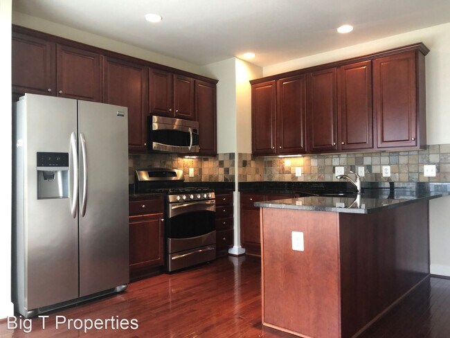 Building Photo - 4 br, 3.5 bath House - 557 Dandelion Terrace