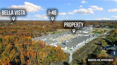 Building Photo - 913 NE Hts Ln