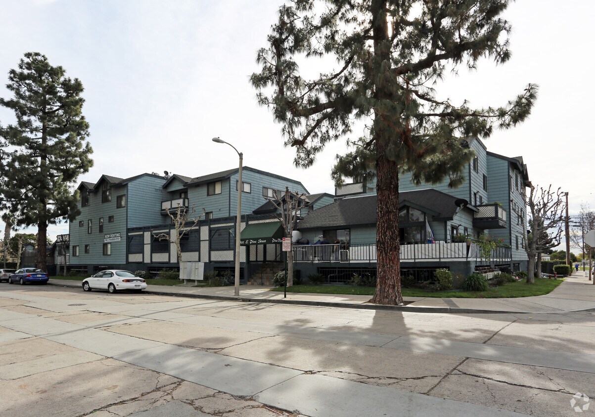 Primary Photo - 802 E Pine