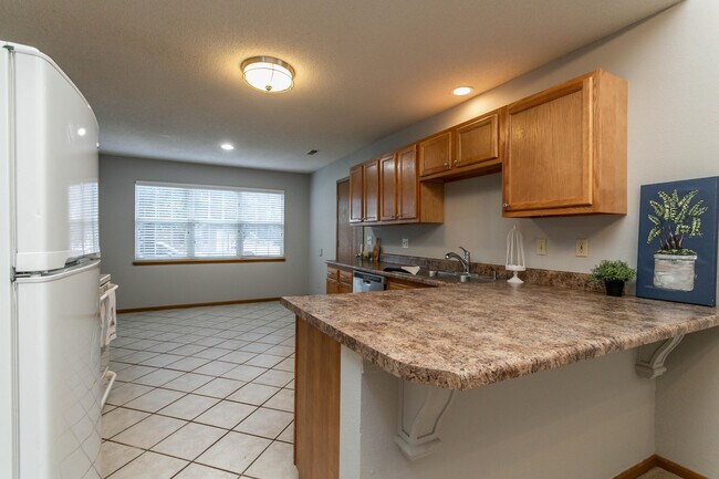 Building Photo - 3408 Crossings Dr