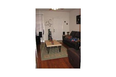 Foto del edificio - 3316 N Southport Ave