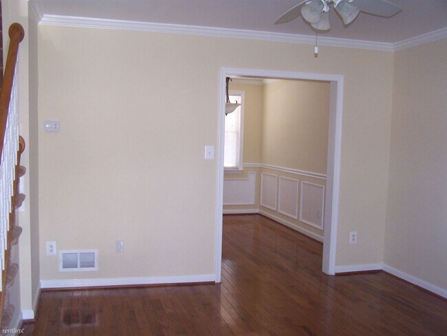 Foto del edificio - 2 br, 2 bath Townhome - 429 Oakwood Rd
