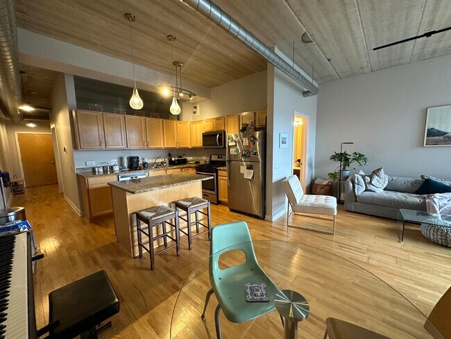 Foto del edificio - 3260 N Clark St