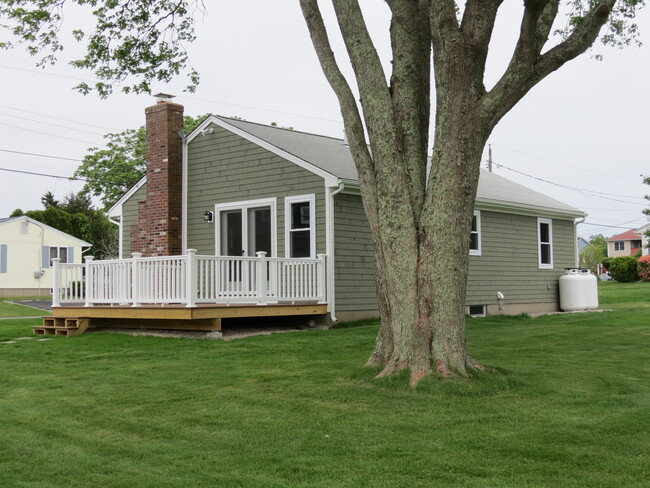 Foto del edificio - 7 Herbert Dr