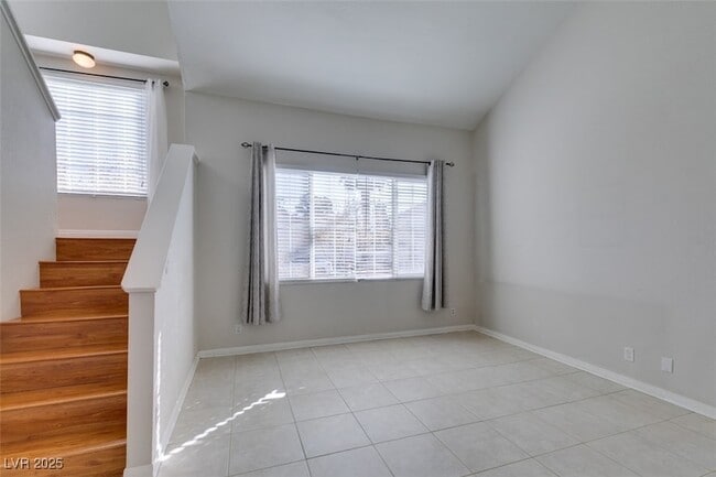 Building Photo - 225 Comanche Pl