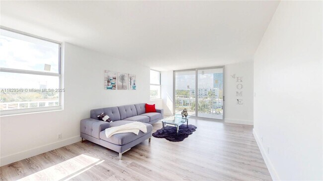 Foto del edificio - 16570 NE 26th Ave