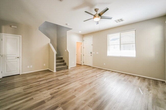 Building Photo - 7032 S 7th Ln