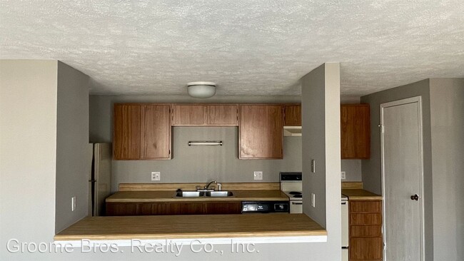 Building Photo - 2 br, 2 bath House - 8406 Donovan Court   ...