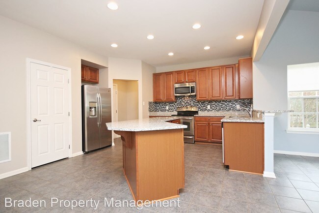 Building Photo - 4 br, 3.5 bath House - 311 Patriot Way