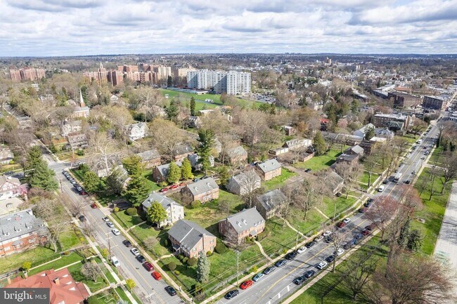 Foto del edificio - 2822 Midvale Ave