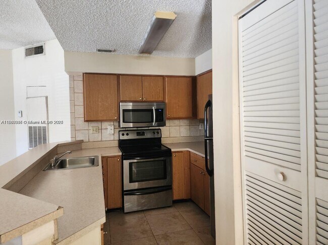 Building Photo - 2445 SW 18th Terrace