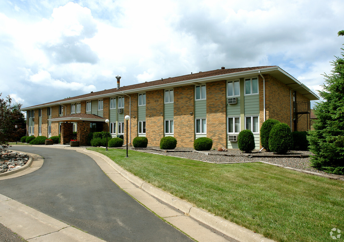 Primary Photo - Lawnview Apartments