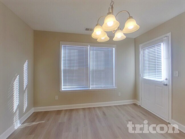 Building Photo - 206 Whistle Way