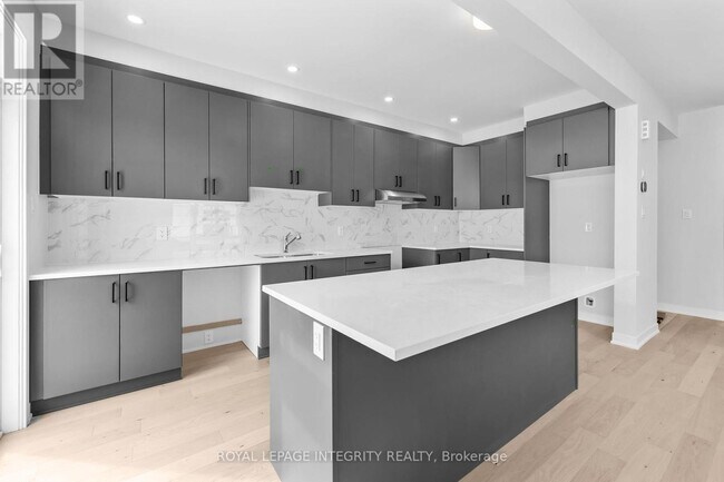 Building Photo - 701 Tincture Pl