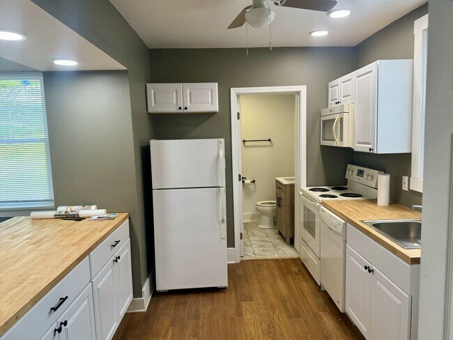 Photo - 931 Baldwin St Apartment