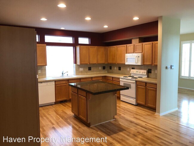 Building Photo - 4 br, 2.5 bath House - 6326 Francis Ave SE