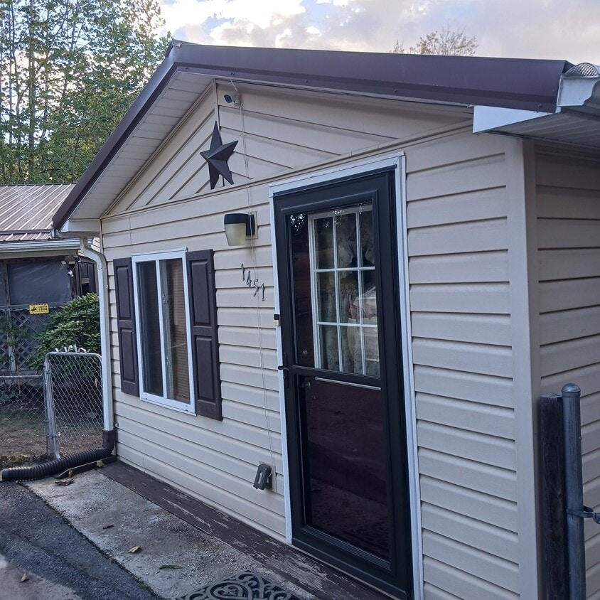 Foto principal - 1451 Stanaford Rd