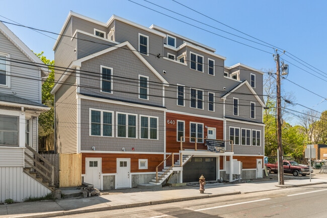 Building Photo - 640 Mystic Ave